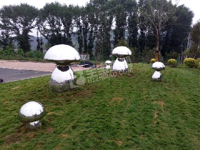 城市公園停車(chē)場(chǎng)園林景觀鏡面蘑菇不銹鋼雕塑定制
